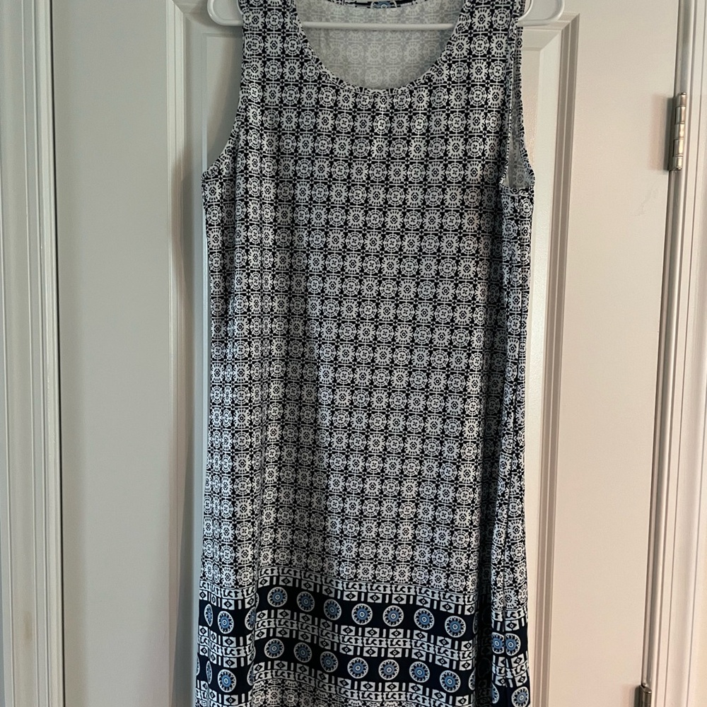 Elegant Black and White Patterned Dress